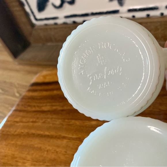 2~Anchor Hocking FireKing Milk Glass white Vintage Coffee Cup Ovenproof D Handle - Picture 8 of 9